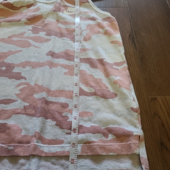 Nike  camo tank top - Picture 3 of 7